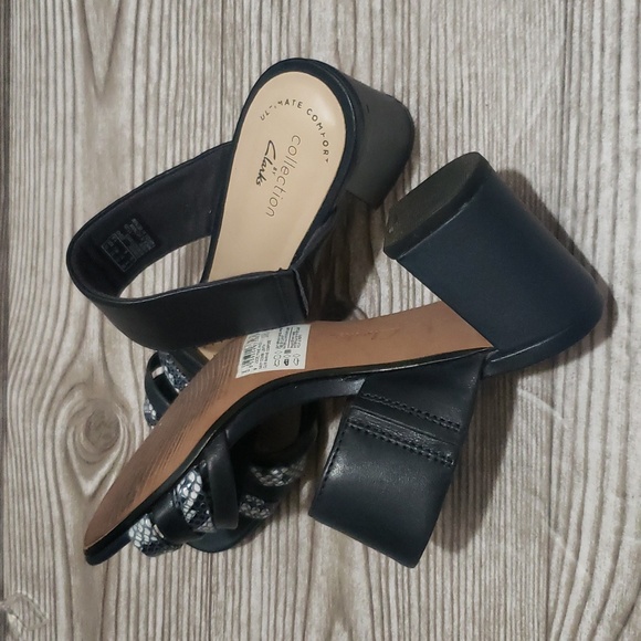 Clarks 5.5 block heel open toe strap snake print sandals slides - Picture 6 of 6